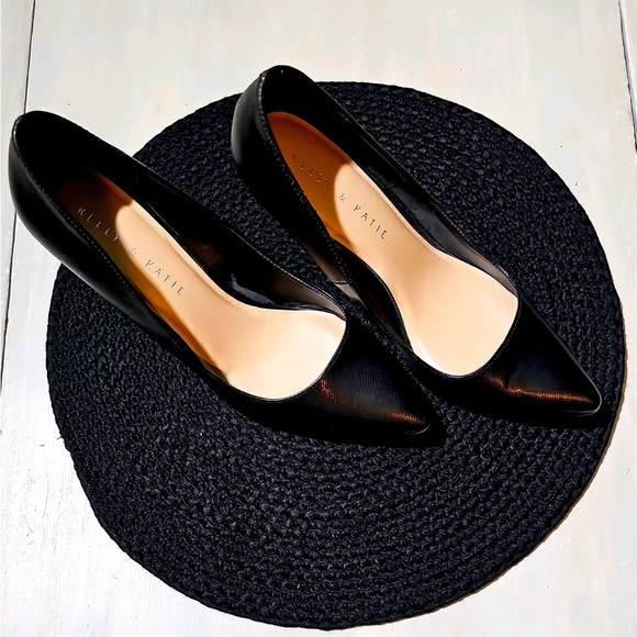 REDUCED PRICE! Like New Black Kelly & Katie Heels - Picture 1 of 3